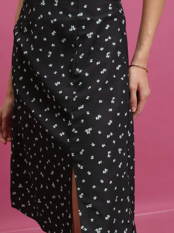 Tokyo Talkies Women Black Knee Length Skirt