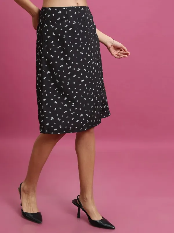 Tokyo Talkies Women Black Knee Length Skirt