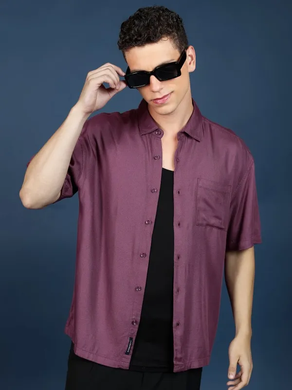  Highlander Men Purple Solid Slim Fit Casual Shirts