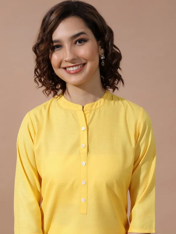  Vishudh Women Yellow Co-Ords