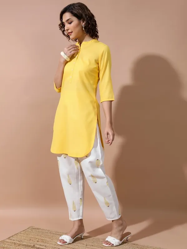  Vishudh Women Yellow Co-Ords