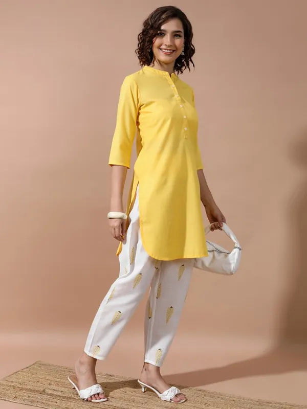  Vishudh Women Yellow Co-Ords
