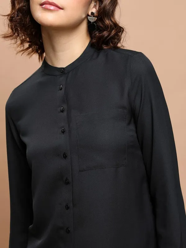  Tokyo Talkies Women Black Solid Casual Shirts