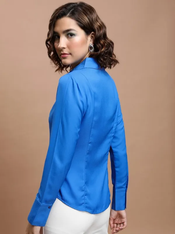  Tokyo Talkies Women Blue Solid Casual Shirts