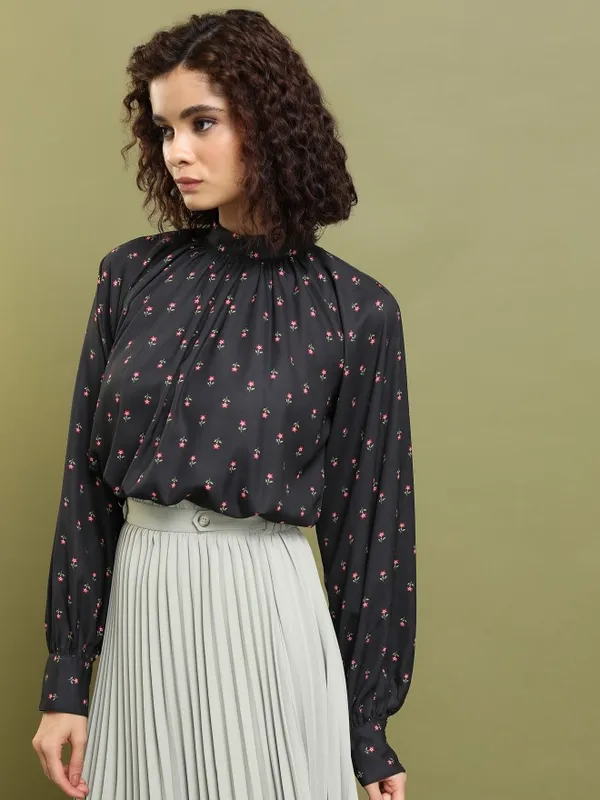  Tokyo Talkies Women Black Printed Regular Tops