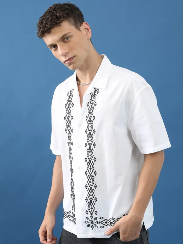  Highlander Men White Printed Oversized Fit Casual Shirts