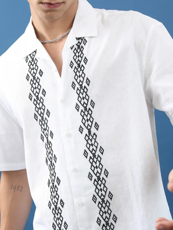 Highlander Men White Printed Oversized Fit Casual Shirts