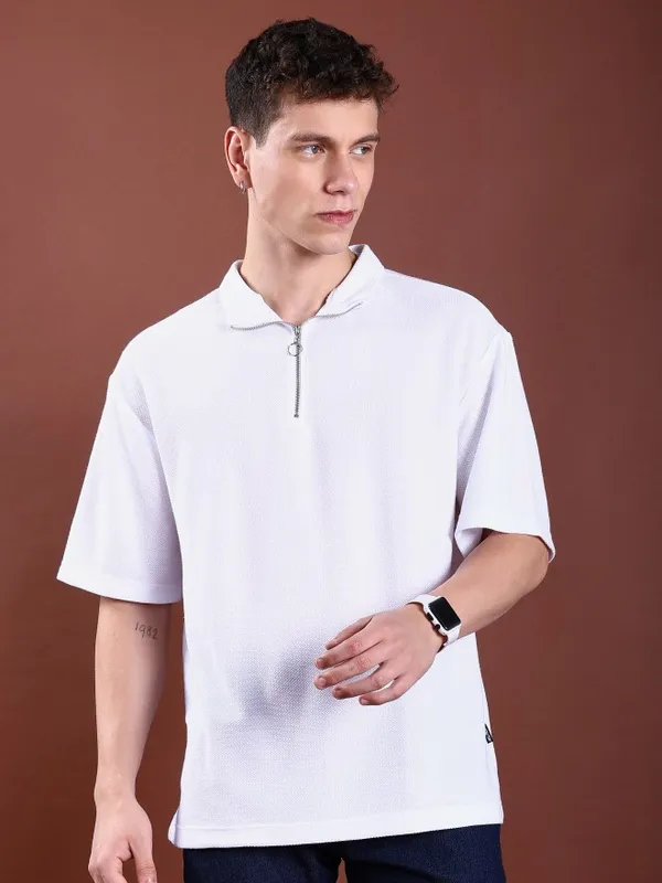  Highlander Men White Solid High Neck T-Shirts