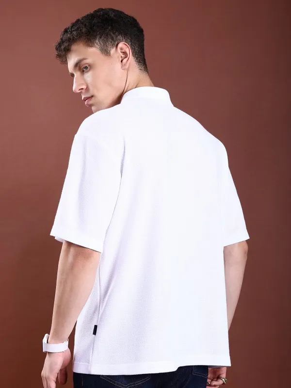  Highlander Men White Solid High Neck T-Shirts