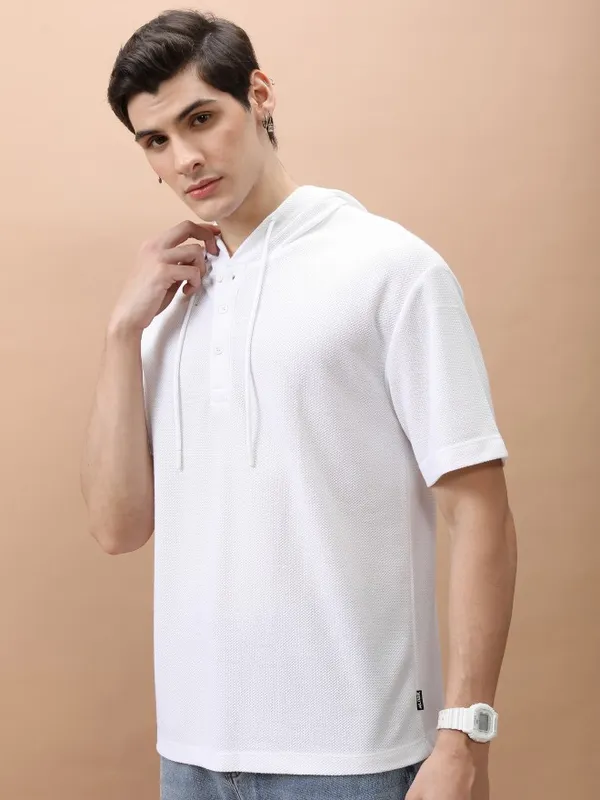  Highlander Men White Solid Hood T-Shirts