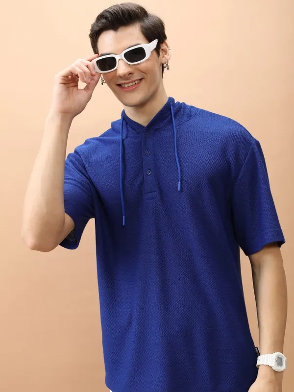 Highlander Men Blue Solid Oversized Fit T-Shirt
