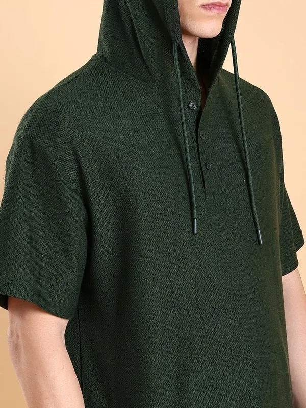 Highlander Men Olive Solid Hooded Oversized Fit T-Shirt