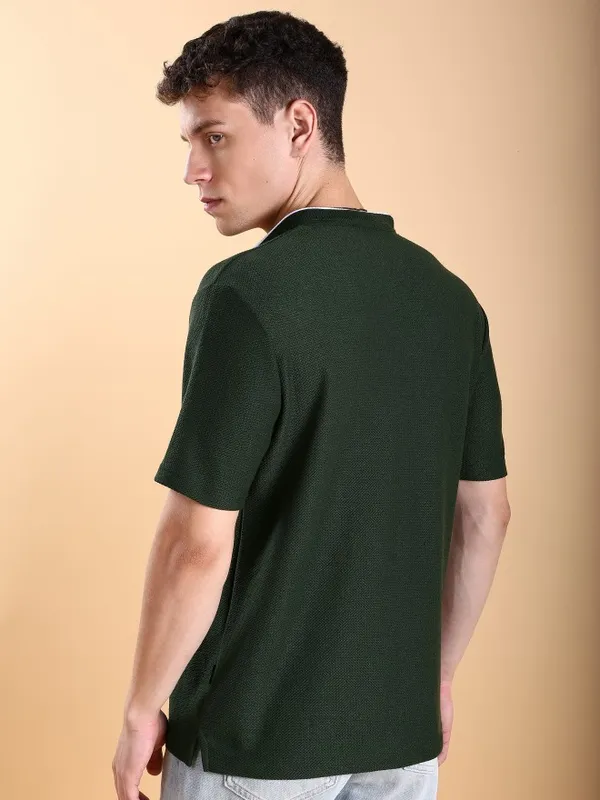  Highlander Men Olive Solid Henley Neck T-Shirts
