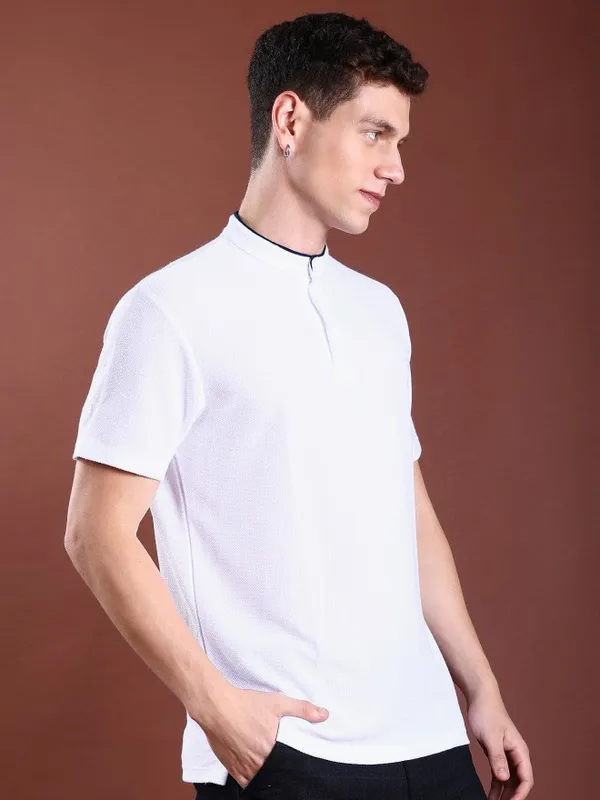  Highlander Men White Solid Henley Neck T-Shirts
