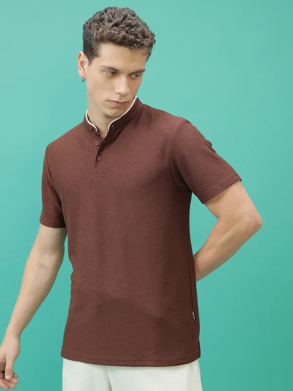  Highlander Men Brown Solid Henley Neck T-Shirts
