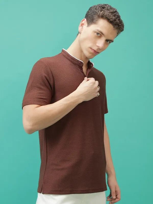  Highlander Men Brown Solid Henley Neck T-Shirts