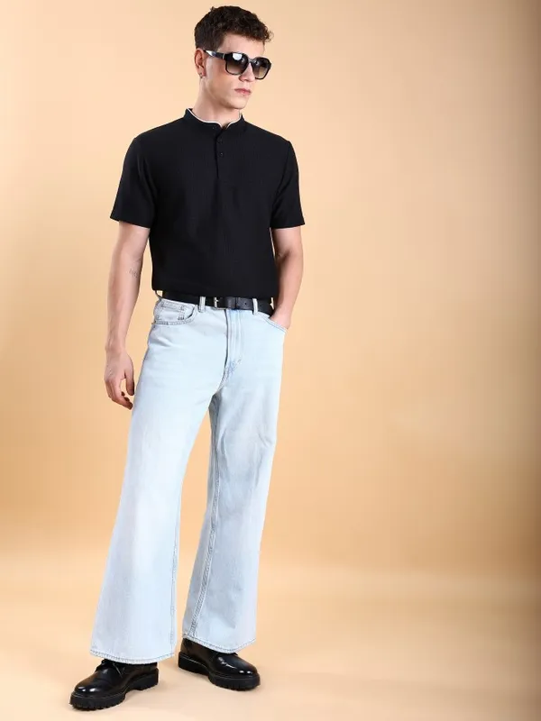  Highlander Men Black Solid Henley Neck T-Shirts
