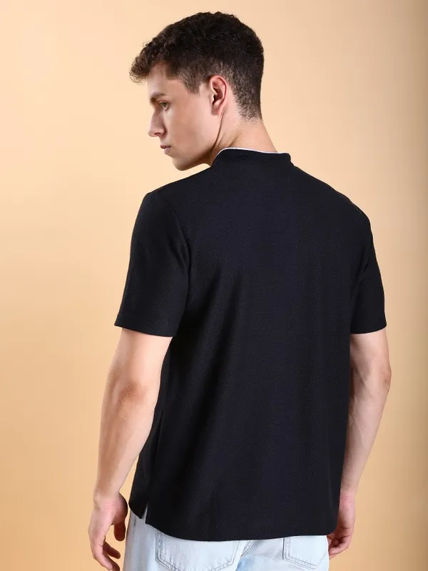  Highlander Men Black Solid Henley Neck T-Shirts