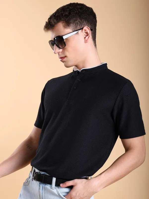  Highlander Men Black Solid Henley Neck T-Shirts