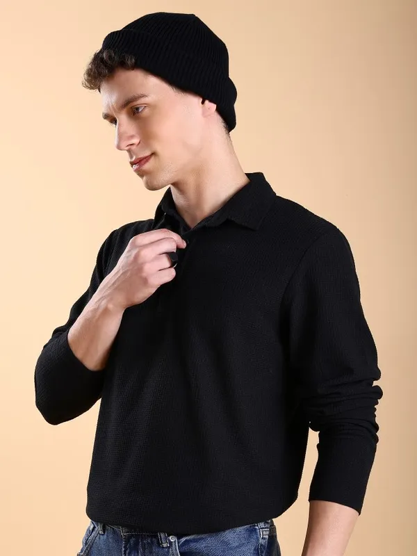 Men Solid Polo Collar T-Shirt