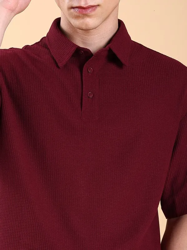  Highlander Men Maroon Solid Polo Collar T-Shirts