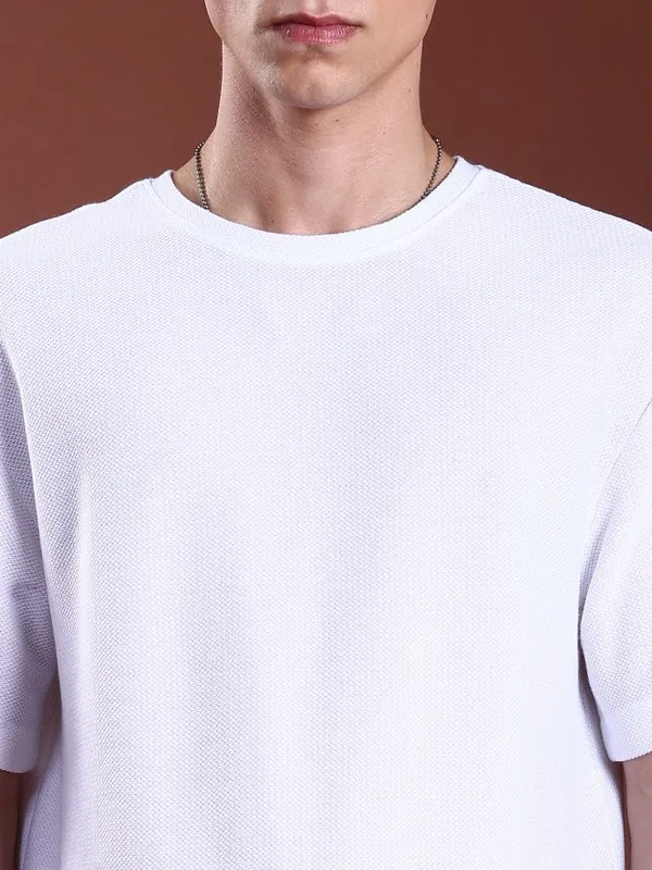  Highlander Men White Solid Round Neck T-Shirts