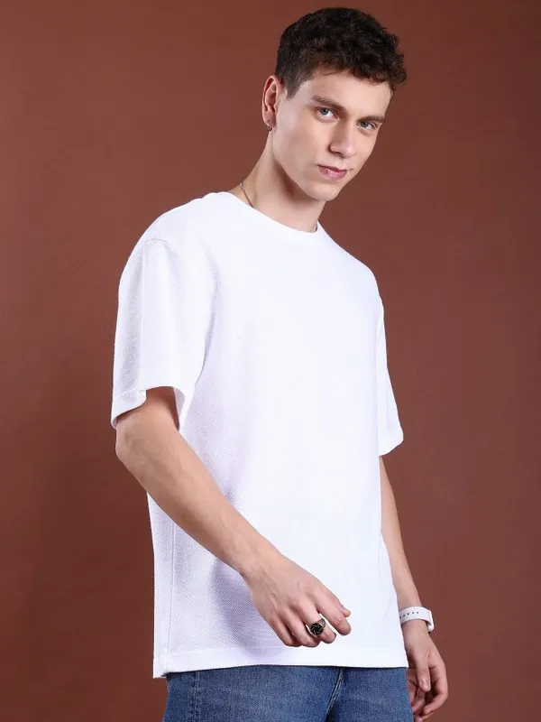  Highlander Men White Solid Round Neck T-Shirts