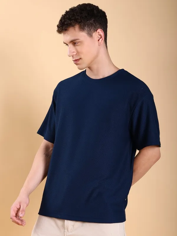  Highlander Men Navy Blue Solid Round Neck T-Shirts