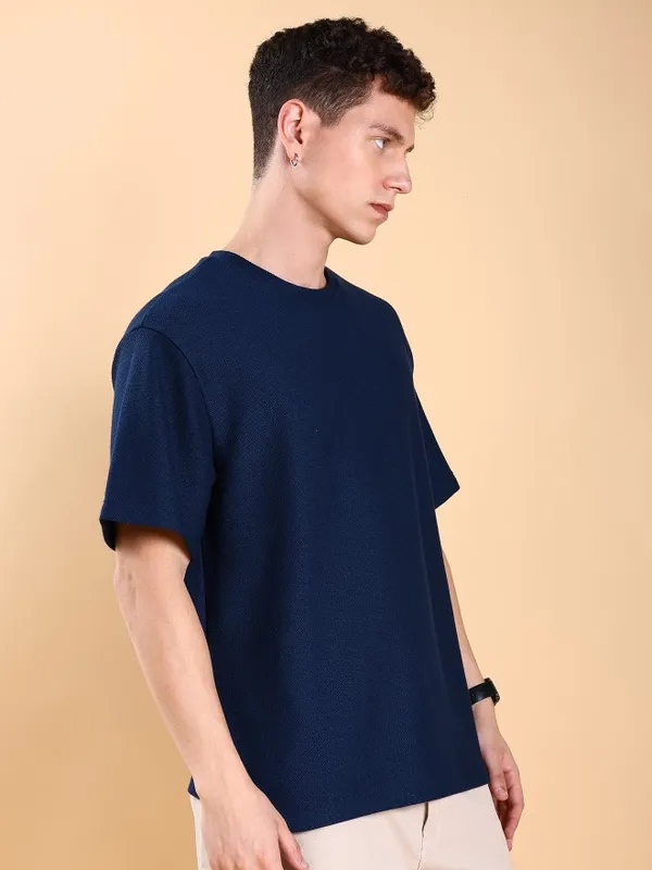  Highlander Men Navy Blue Solid Round Neck T-Shirts