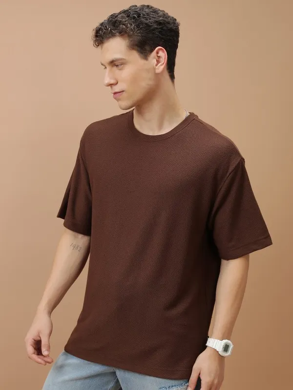  Highlander Men Brown Solid Round Neck T-Shirts