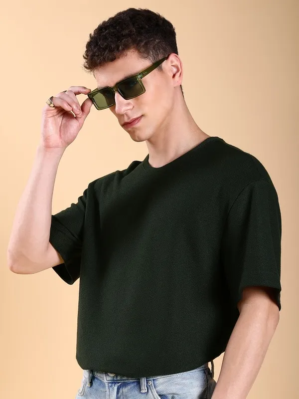  Highlander Men Olive Solid Round Neck T-Shirts