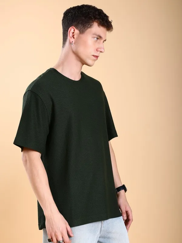  Highlander Men Olive Solid Round Neck T-Shirts