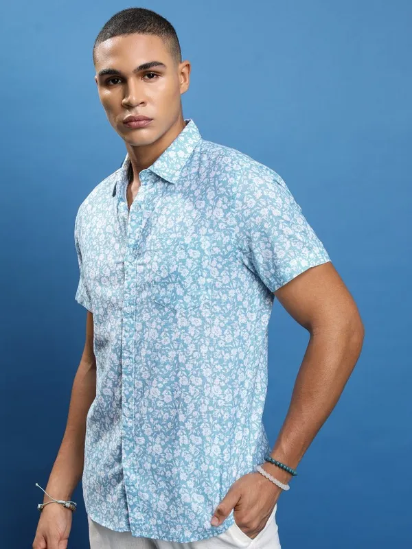  Highlander Men Blue Printed Slim Fit Casual Shirts