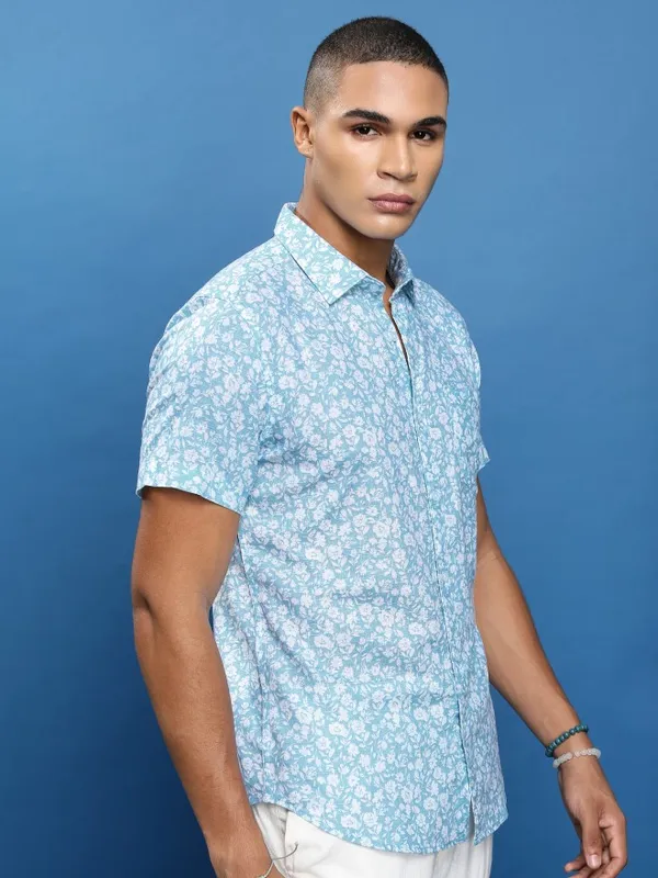  Highlander Men Blue Printed Slim Fit Casual Shirts