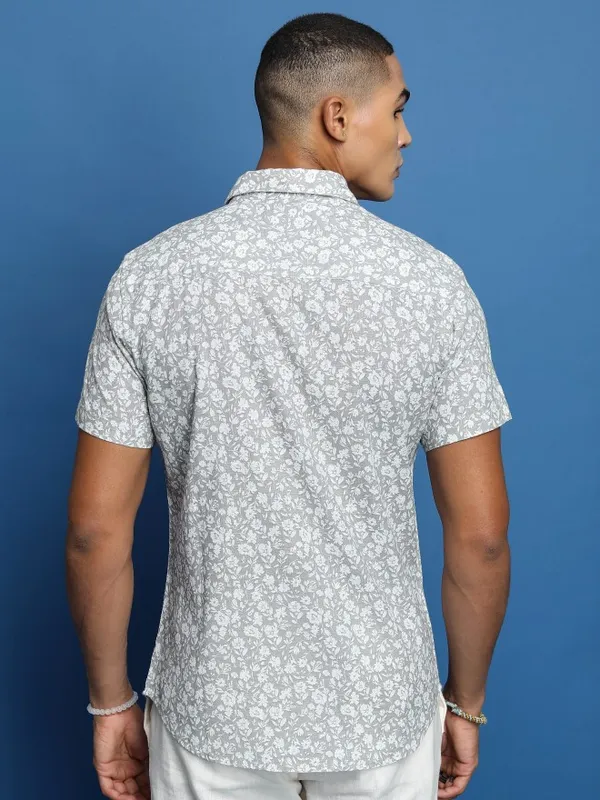  Highlander Men Grey Printed Slim Fit Casual Shirts