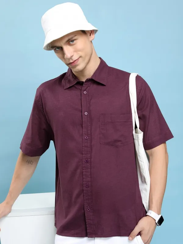  Highlander Men Maroon Solid Oversized Fit Casual Shirts