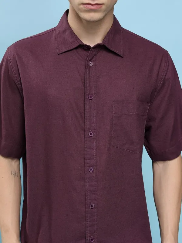  Highlander Men Maroon Solid Oversized Fit Casual Shirts
