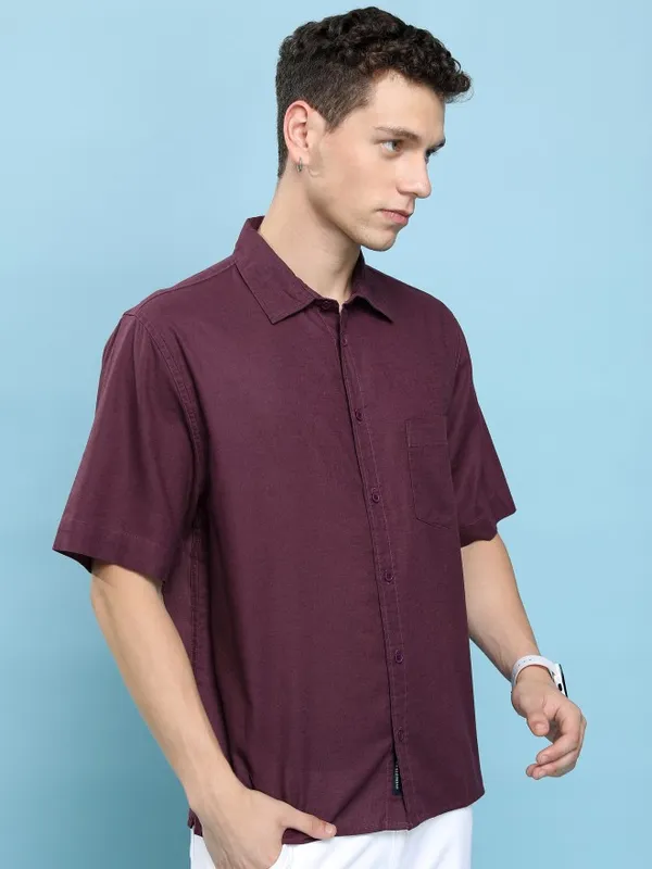  Highlander Men Maroon Solid Oversized Fit Casual Shirts