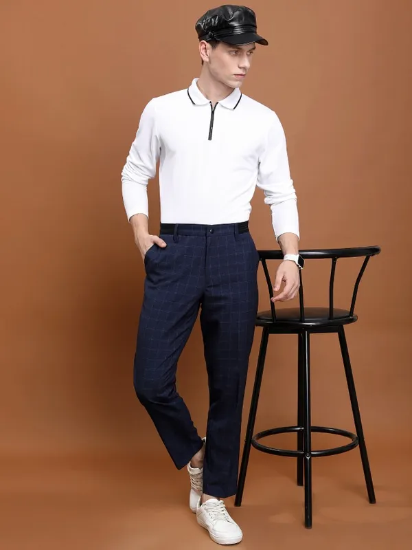  Highlander Men Navy Blue Regular Fit Checked Casual Trousers