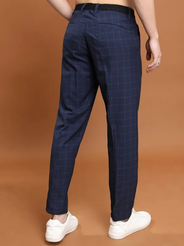  Highlander Men Navy Blue Regular Fit Checked Casual Trousers