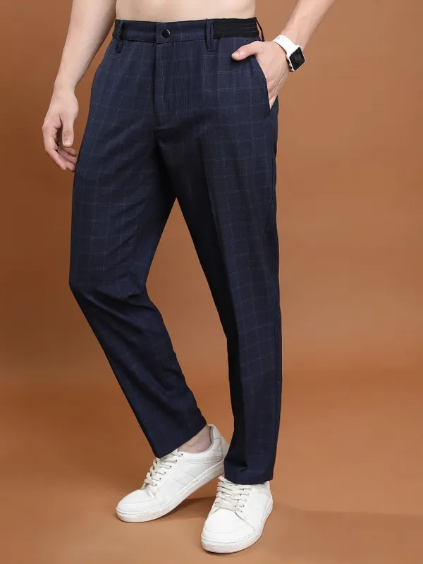  Highlander Men Navy Blue Regular Fit Checked Casual Trousers