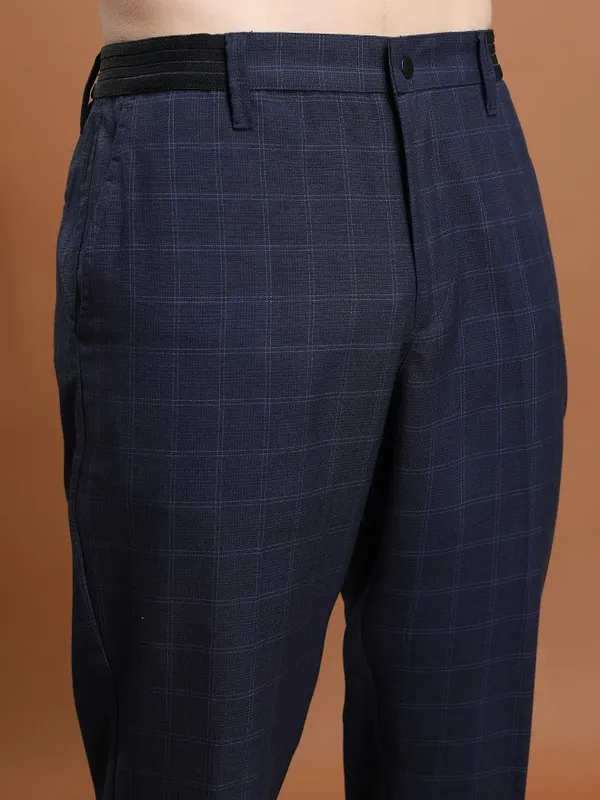  Highlander Men Navy Blue Regular Fit Checked Casual Trousers