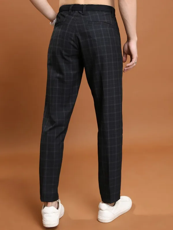  Highlander Men Black Regular Fit Checked Casual Trousers