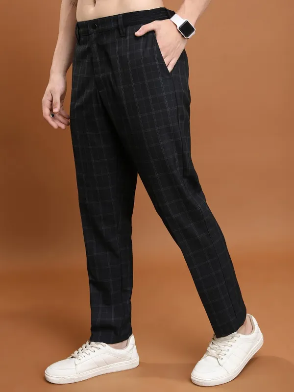  Highlander Men Black Regular Fit Checked Casual Trousers