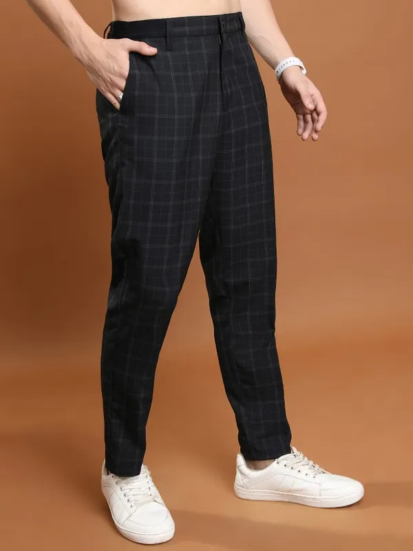  Highlander Men Black Regular Fit Checked Casual Trousers