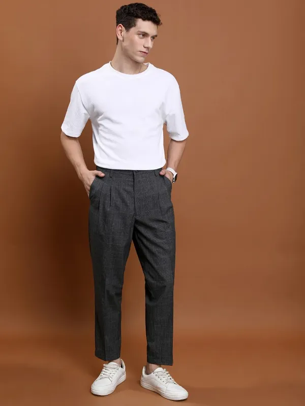  Highlander Men Grey Regular Fit Checked Casual Trousers