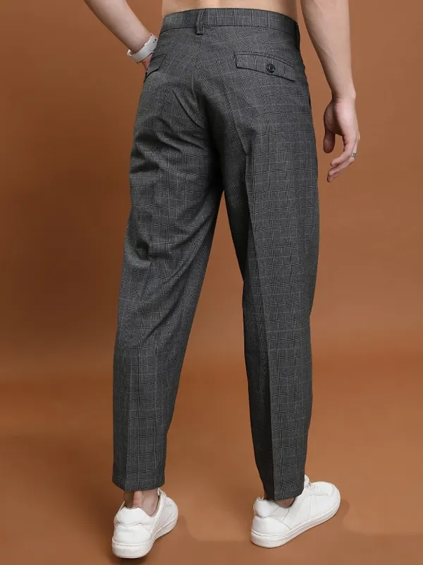  Highlander Men Grey Regular Fit Checked Casual Trousers