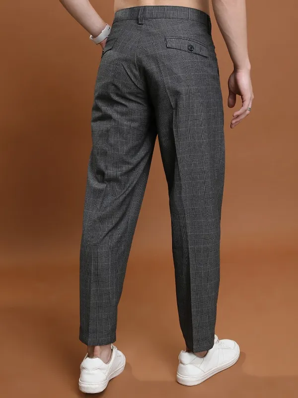  Highlander Men Grey Regular Fit Checked Casual Trousers