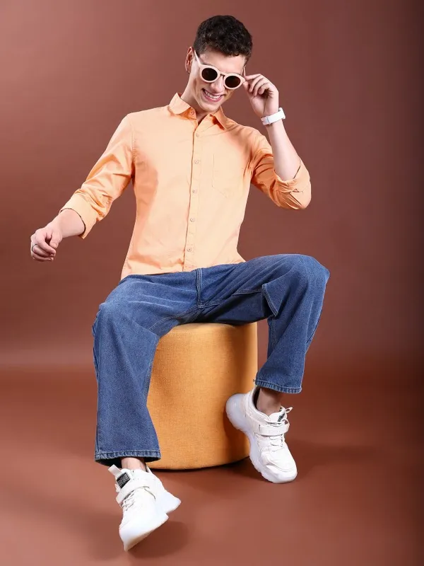  Highlander Men Peach Solid Slim Fit Casual Shirts