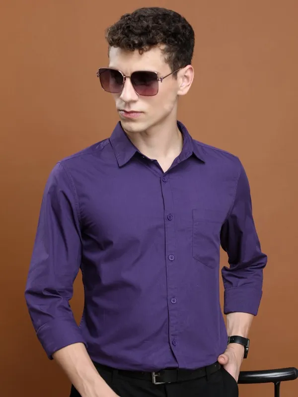  Highlander Men Purple Solid Slim Fit Casual Shirts